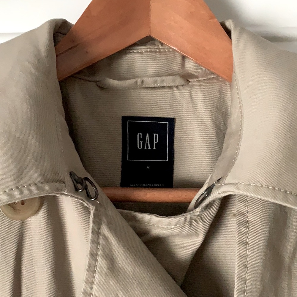 Classic Tan Trench Coat - Picture 2 of 7